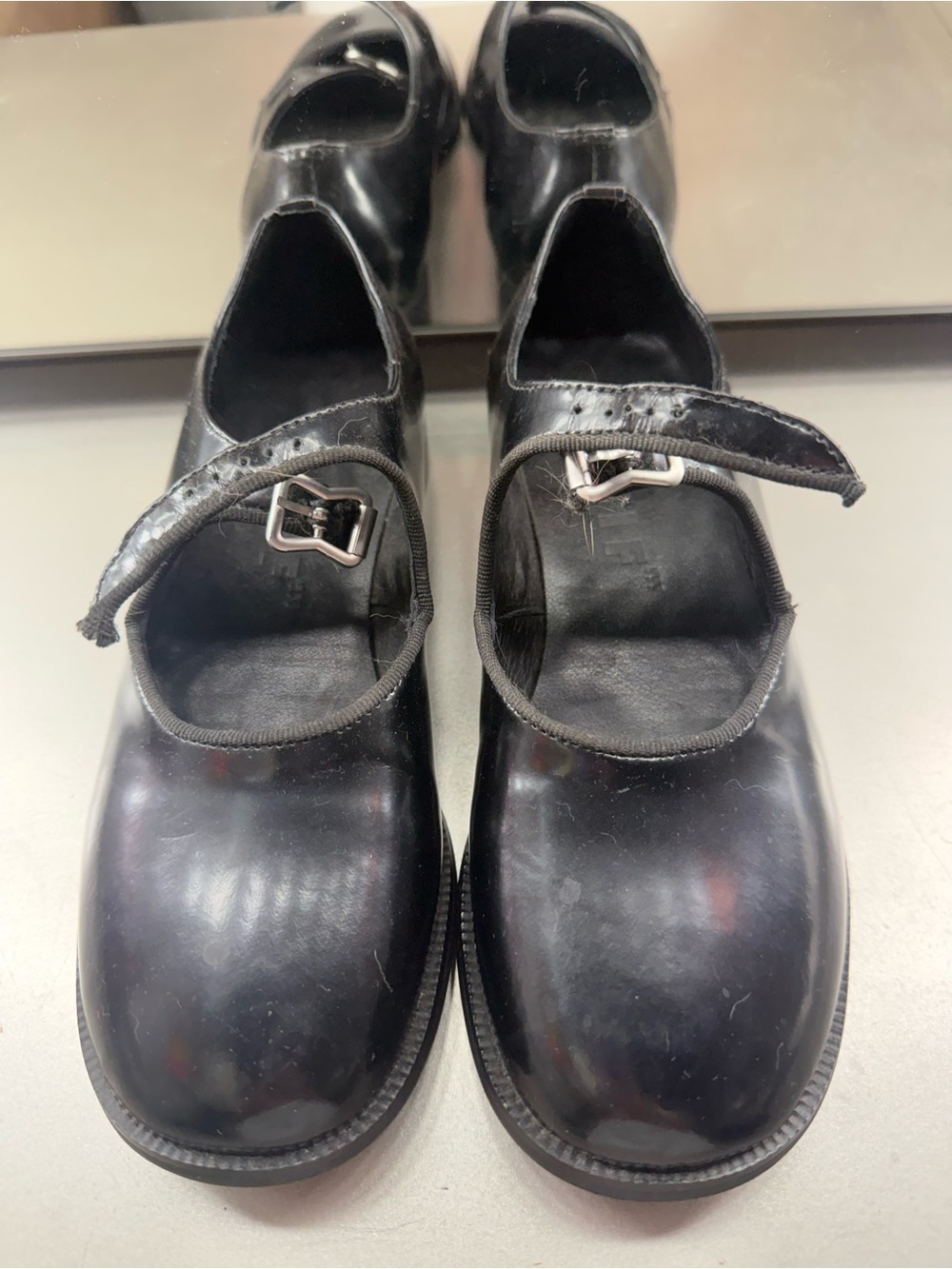 UNIF Black Leather Slip-On Flat